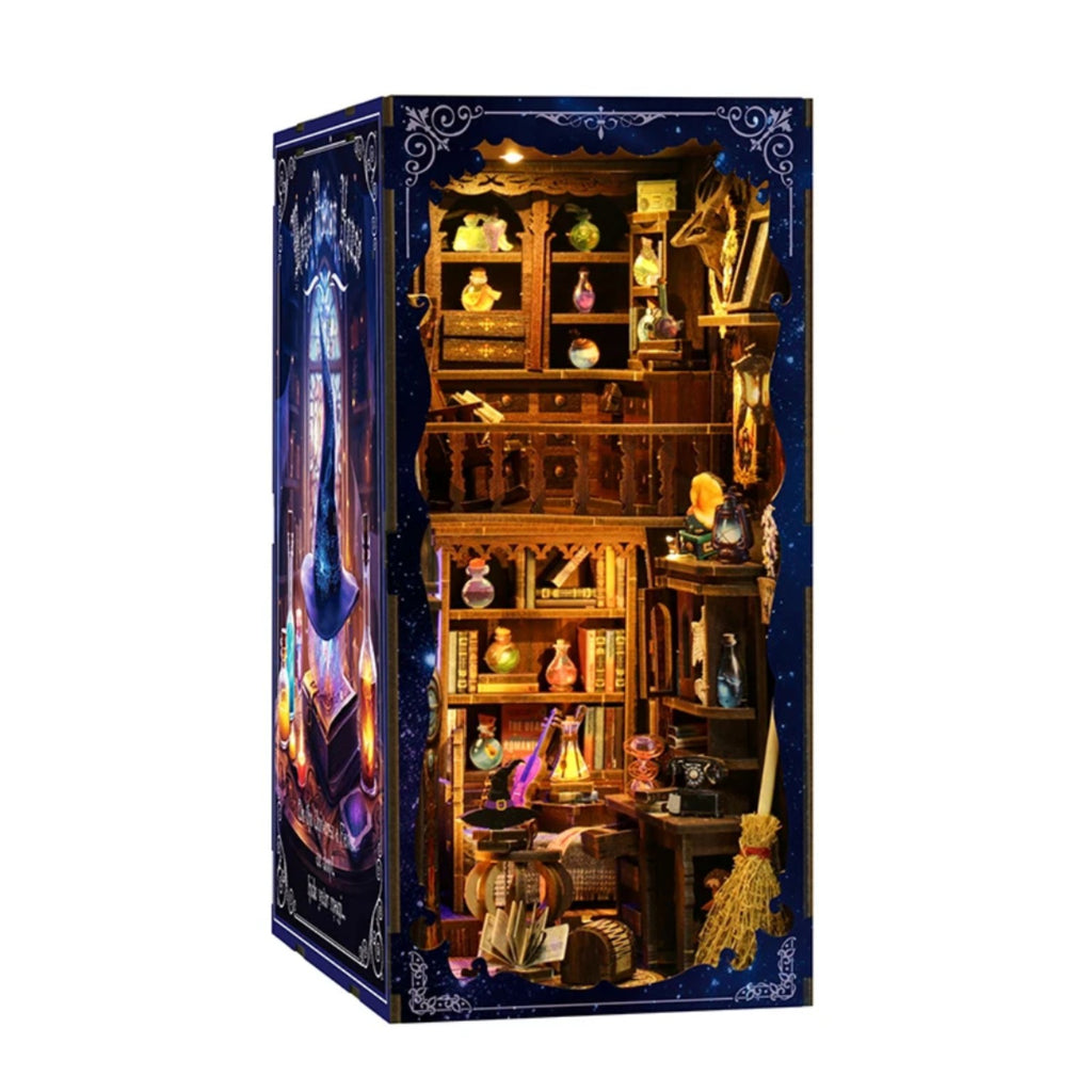 Book nook L’Atelier des Potions BV02-011, vue de trois quarts