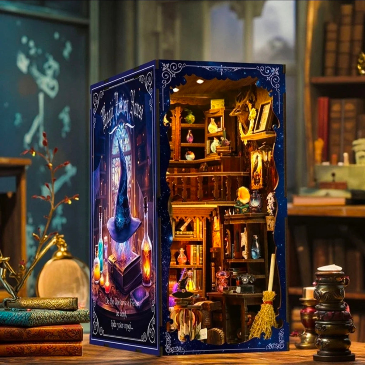 L’Atelier des Potions — Book Nook DIY lumineux dans un univers magique
